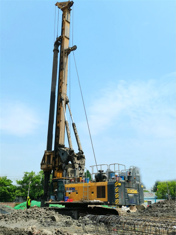 衡永高速，徐工XR280E旋挖鉆機(jī)作為主力設(shè)備.jpg